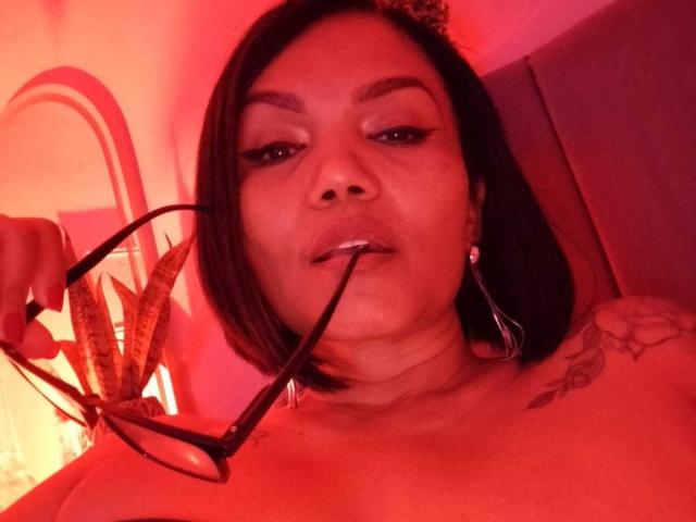 ExoticLyla - Élő pornó és szexkamera - 23254293