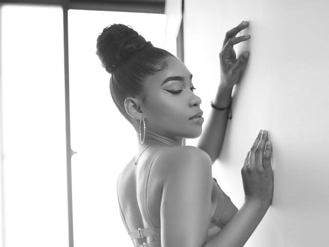 AlanaPatel - Live porn &amp; sex cam - 23259637