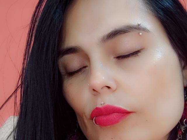 CharlotteCrofort - Live sex cam - 23259917