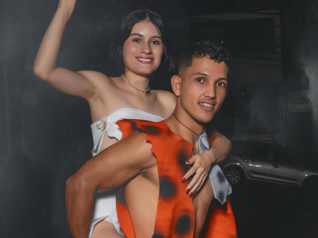 EmilyAndMaximo - Live porn &amp; sex cam - 23263685