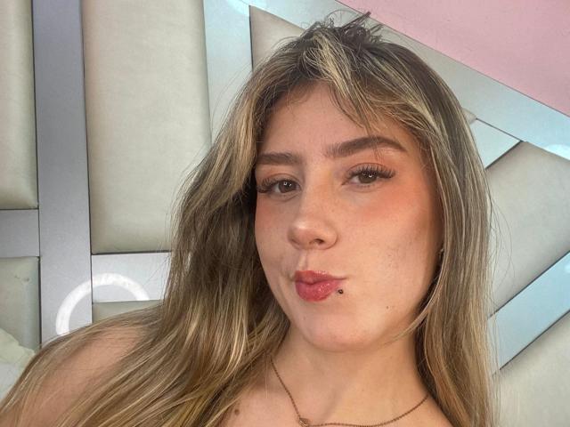 LivelyVanderWood - Live porn &amp; sex cam - 23277461