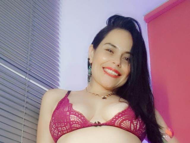 CharlotteCrofort - Live Sex Cam - 23282673