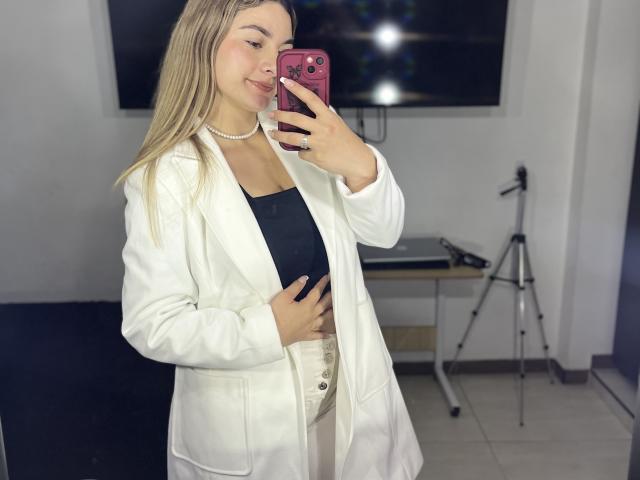 AtheneaRossi - Live porn &amp; sex cam - 23287337