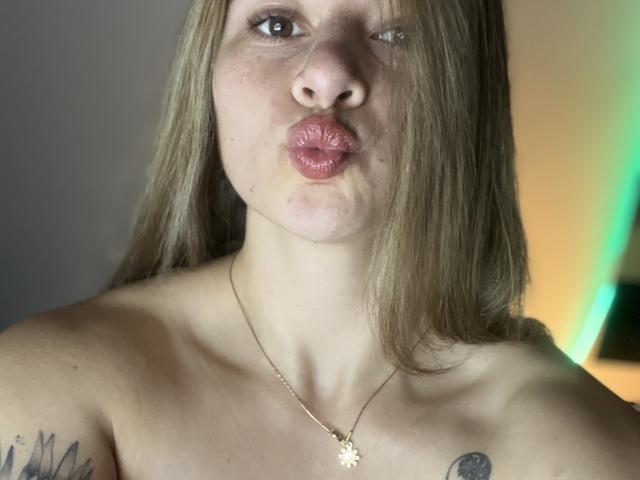 AtheneaRossi - Live porn &amp; sex cam - 23287441