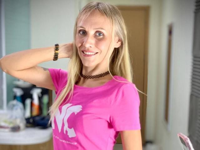 EmieFlower - Live porn &amp; sex cam - 23290265