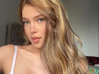 AdelineSwan - Live porn &amp; sex cam - 23294377