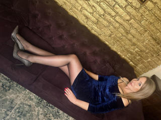 LeaDiamond - Live porn &amp; sex cam - 23299709