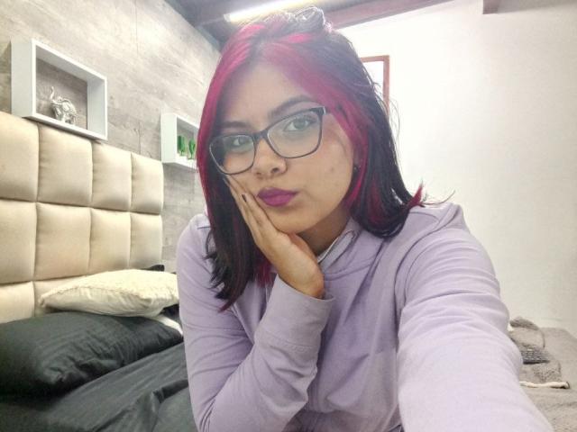 EmilyRobeerts - Live sexe cam - 23313645