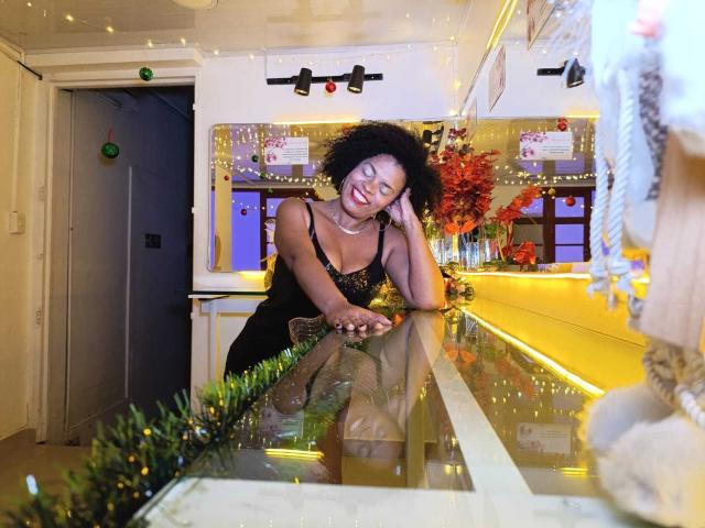 EmmyMegan - сексуальная веб-камера в реальном времени - 23322129