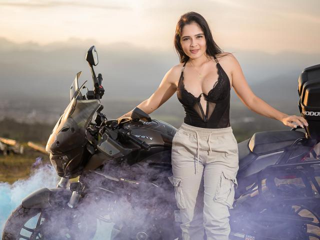 Gabrielafoxxy - Élő pornó és szexkamera - 23326441