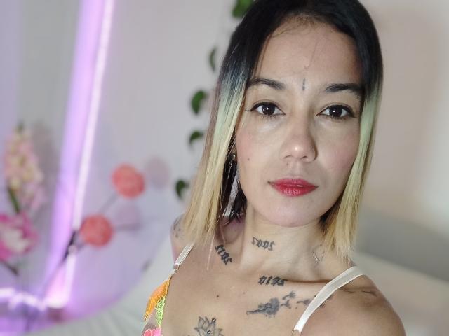 Veroo69 - Live sex cam - 23329381
