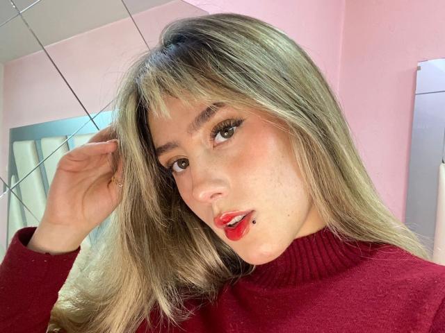 LivelyVanderWood - Élő pornó és szexkamera - 23331617