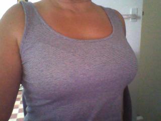 SallyBi - Live cam porn with this White Gorgeous lady 