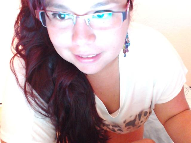 OrgasmFontaine - Webcam nude with a Attractive woman with big boobs 