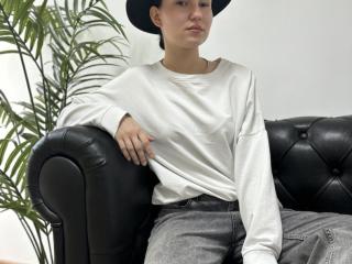 AlicaBarnes - Sexe cam en vivo - 23340713