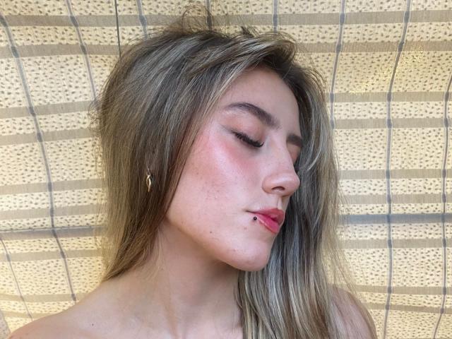 LivelyVanderWood - Sexe cam en vivo - 23350841