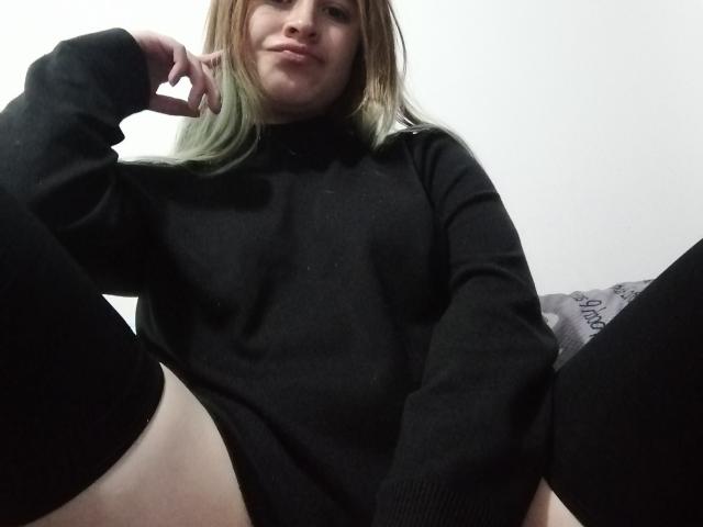 MelaniBecker - Live sexe cam - 23352701