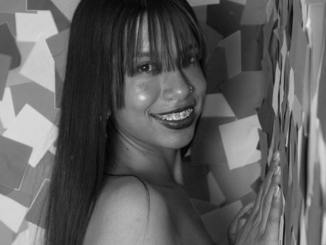 ZoeCuteX - Live porn &amp; sex cam - 23352821