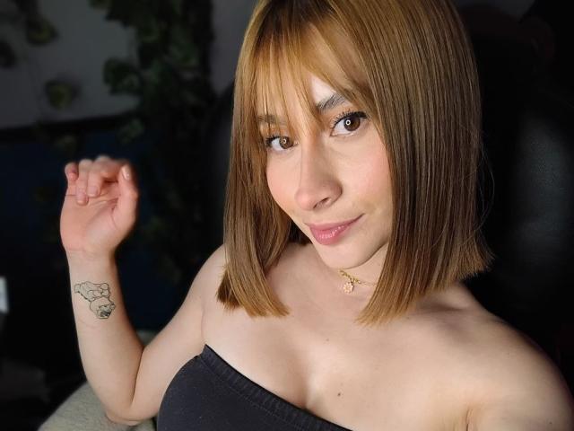 ChloeRocks - פורנו בשידור חי ומצלמת סקס - 23355109