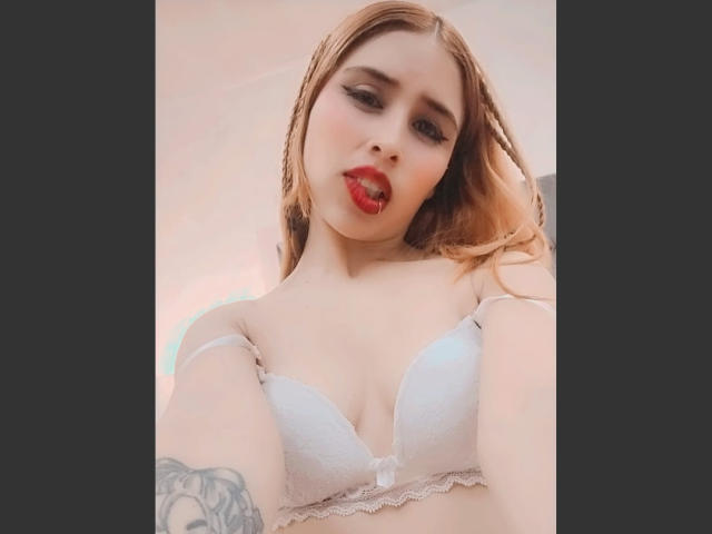 PenelopeBlosson - Live porn &amp; sex cam - 23359965