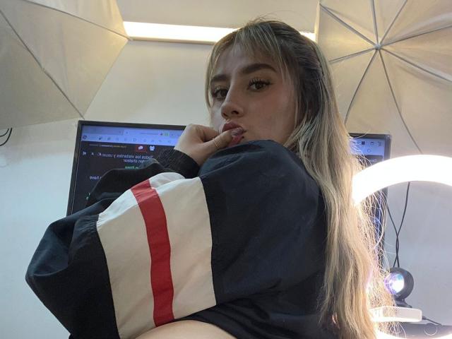 LivelyVanderWood - פורנו בשידור חי ומצלמת סקס - 23362949