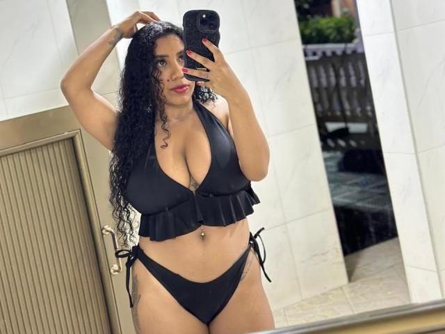 SerenaWillow - Live sex cam - 23363277