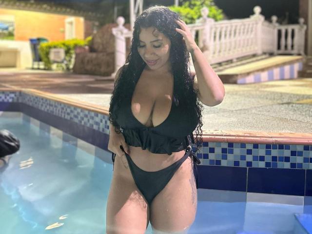 SerenaWillow - Porno na żywo i seks kamera - 23363285