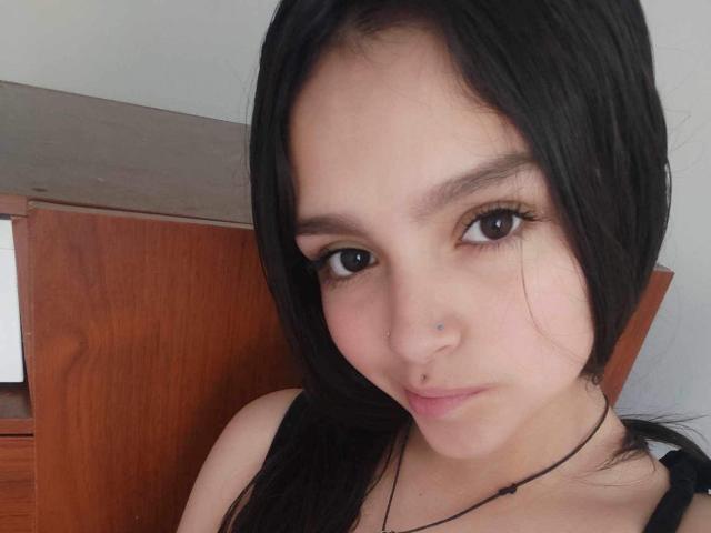 MarietteJones - Live sex cam - 23365997