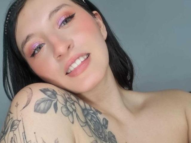 ZoeCortes - Live sex cam - 23373657