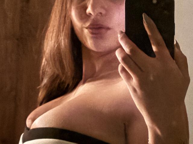 DianaFernandezz - Live Sex Cam - 23374993