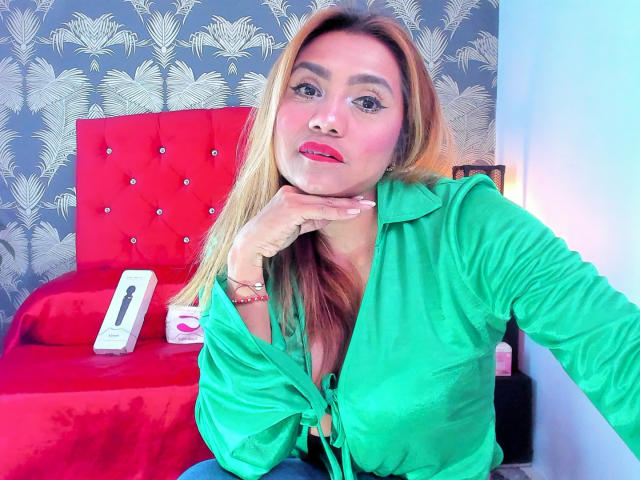 LaraHotXMilf - Live porn &amp; sex cam - 23379241