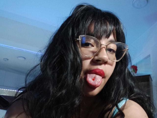 BellaGil - Live Sex Cam - 23395101