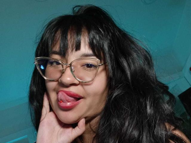 BellaGil - Élő pornó és szexkamera - 23395109