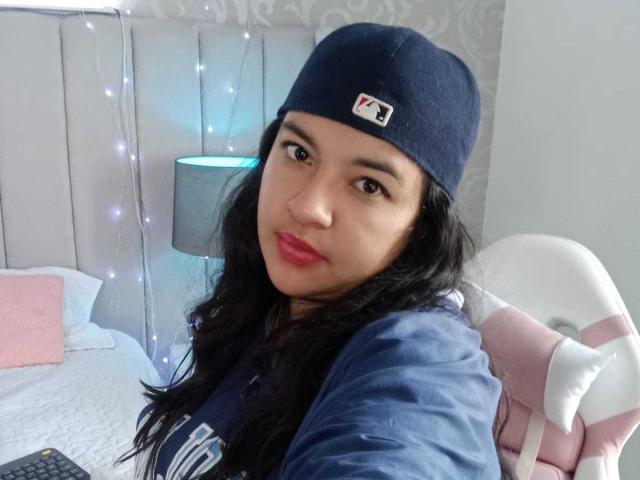 BellaGil - Live sex cam - 23395165