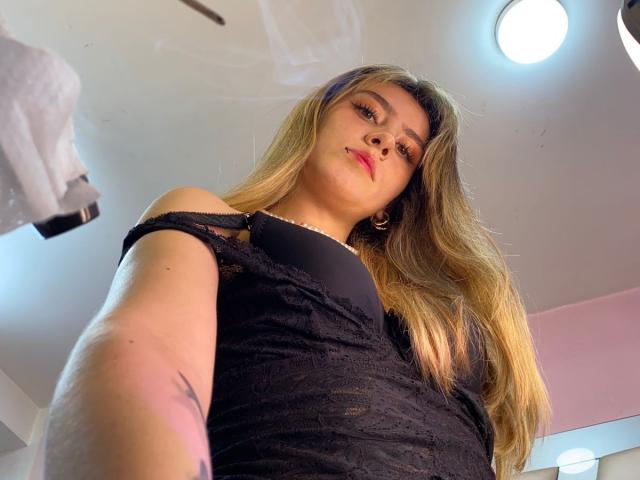 LivelyVanderWood - Live porn &amp; sex cam - 23409141