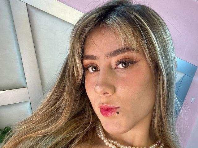 LivelyVanderWood - Live porn &amp; sex cam - 23409145