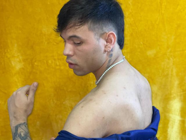 ArronWhite - Live porn &amp; sex cam - 23417533