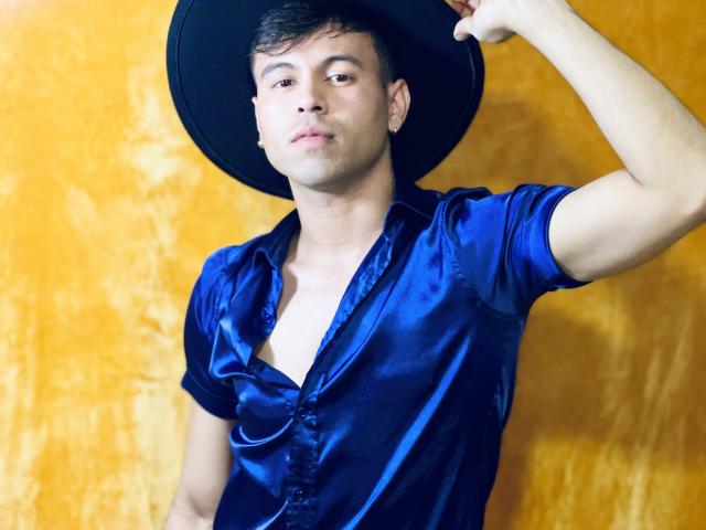 ArronWhite - Live porn &amp; sex cam - 23417561