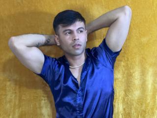 ArronWhite - Live porn &amp; sex cam - 23417565