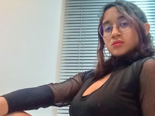 DarikoRoberts - Live porn &amp; sex cam - 23424105