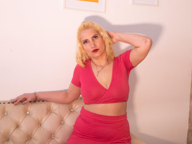 GiuliaAddams - Live porn &amp; sex cam - 23432949