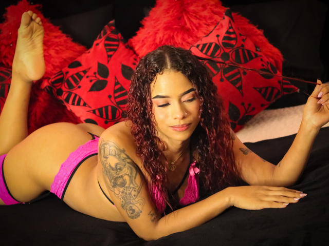 EvelynColinss - Live porn &amp; sex cam - 23434301