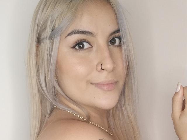 EmilyBrrown - Live sex cam - 23453785