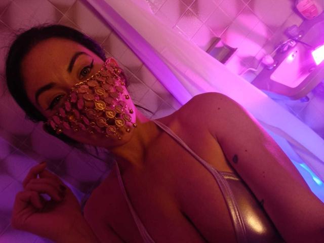 LailaIsa - Live Sex Cam - 23455997