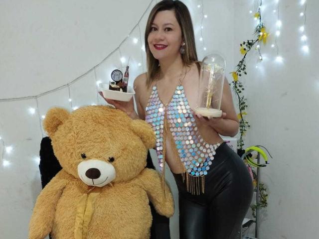 ChanellTaylorS - 라이브 포르노 &amp; 섹스 캠 - 23456709