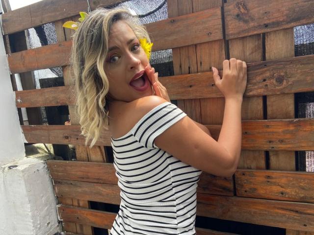 ChantalSex69 - Live Sex Cam - 23470381