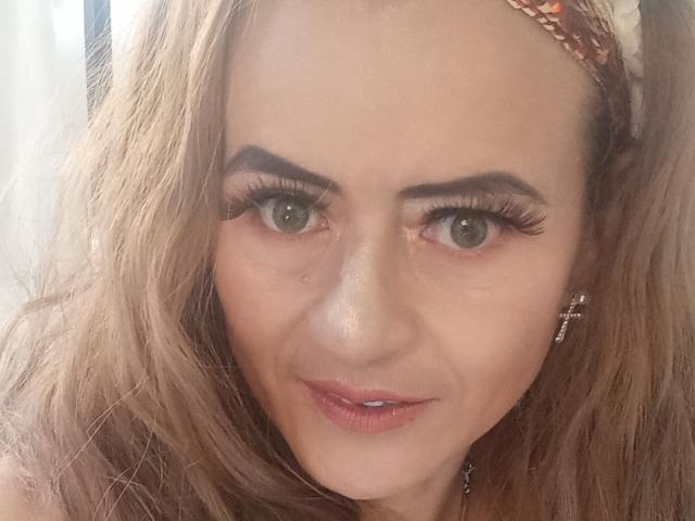 Maghenta - פורנו בשידור חי ומצלמת סקס - 23470981