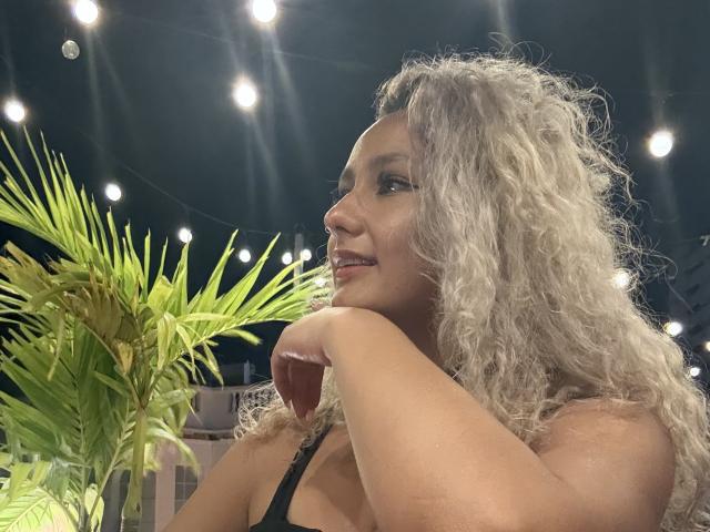 FloraSaenz - Live porn &amp; sex cam - 23471977