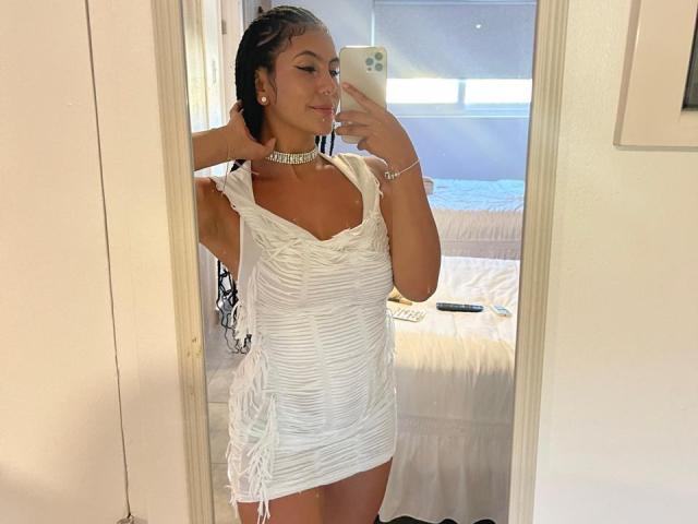 SarahXRouse - Live sex cam - 23480653