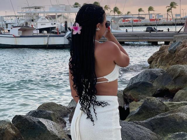 AlessiaFerry - Live porn &amp; sex cam - 23482285